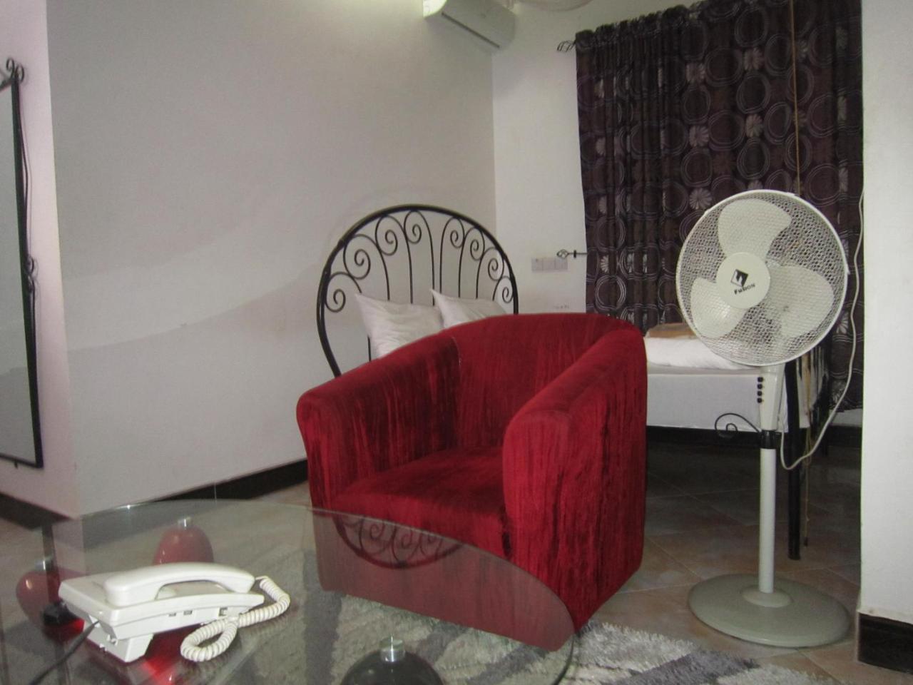 Jakicha Motel Dar es Salaam Exterior foto