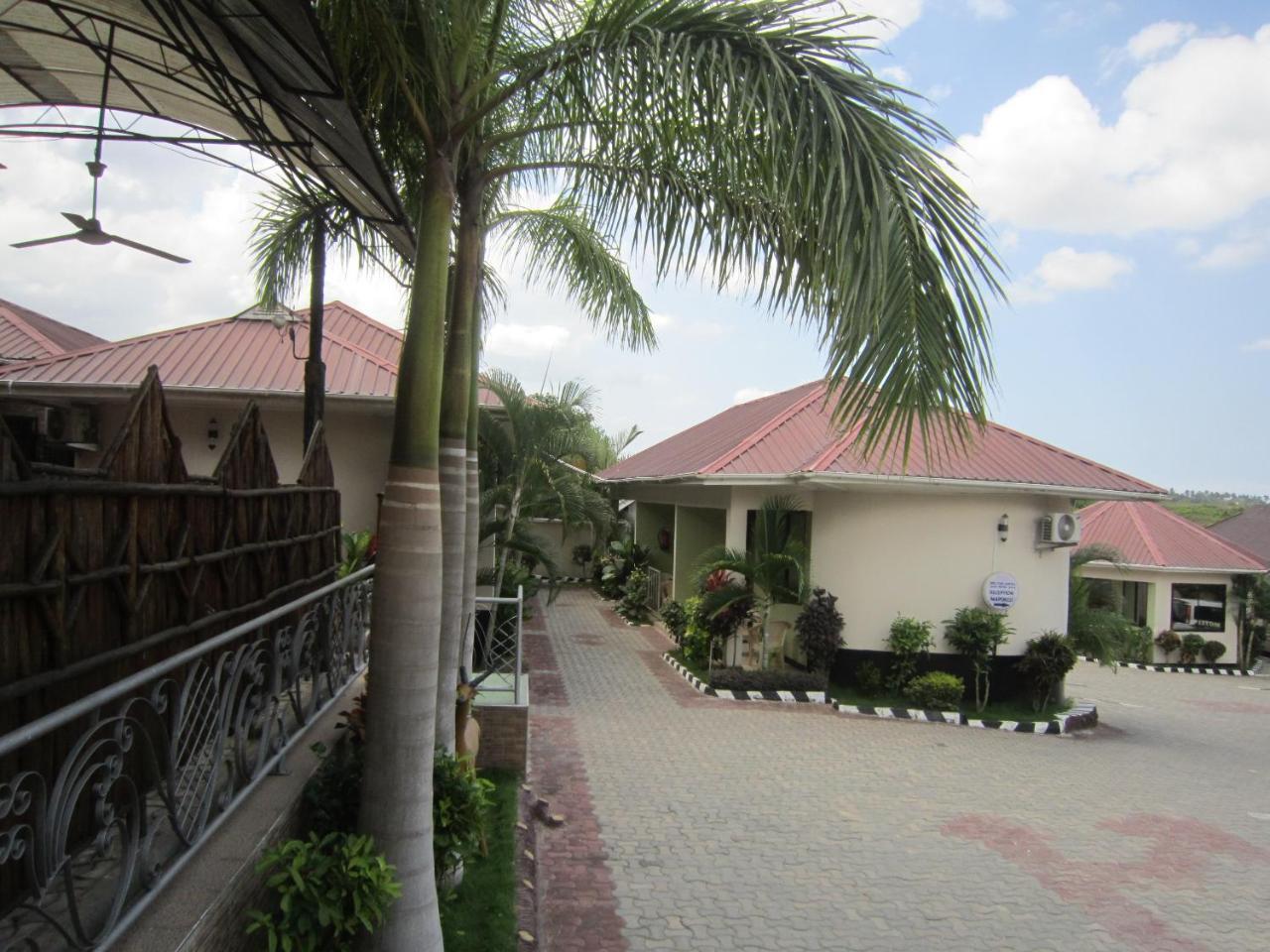 Jakicha Motel Dar es Salaam Exterior foto